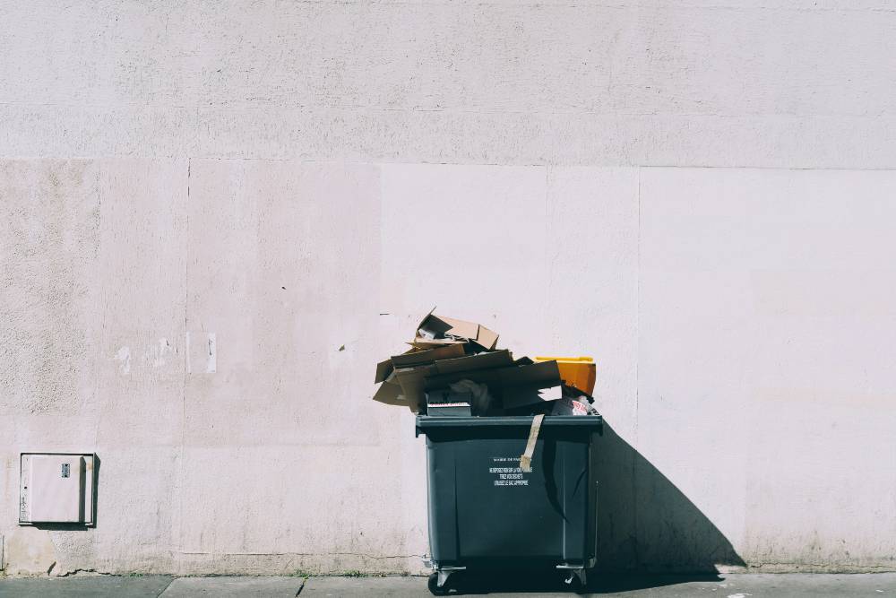 corretto smaltimento dei rifiuti speciali